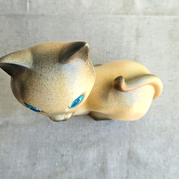 Vtg California Pottery Siamese Cat Figurine with Jewel Eyes - Picture 7 of 7
